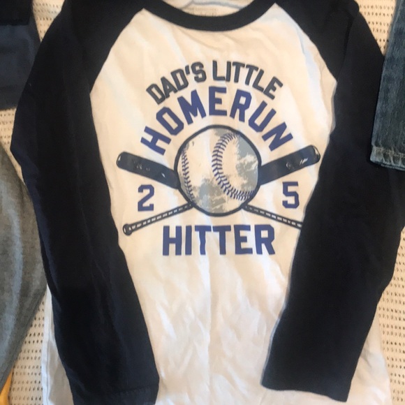 BUNDLE!!•BUNDLE!!•BUNDLE!!• 4 Shirts with 2 Jeans - Picture 3 of 7